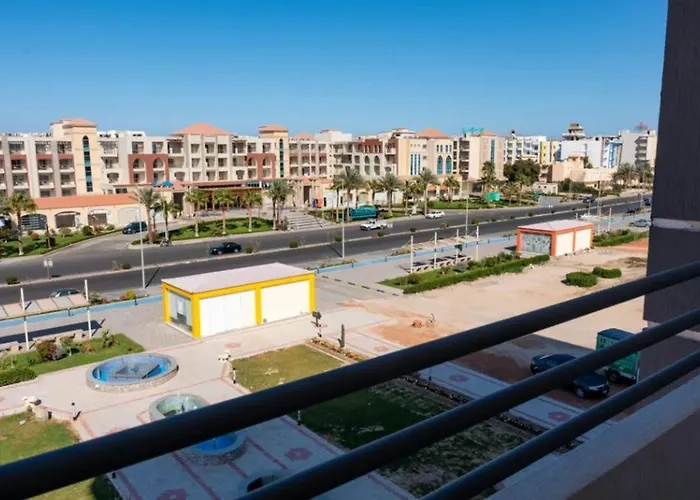 Apartment Sea Breeze At Three Pyramids *
